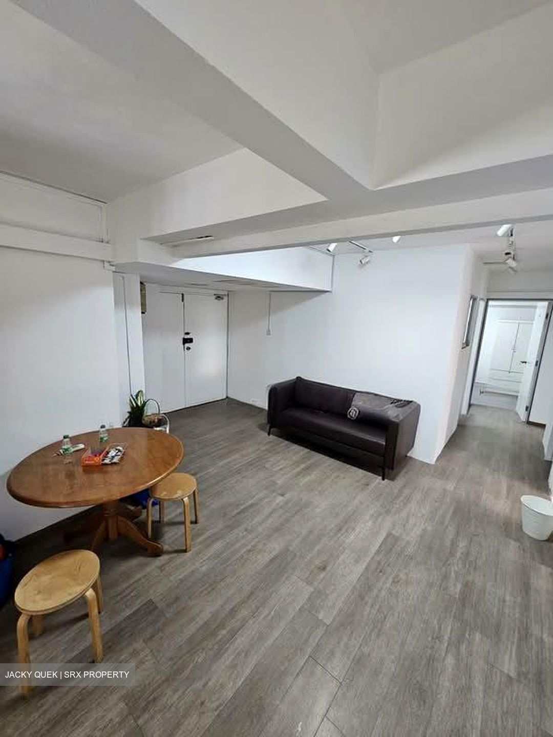 Lucky Plaza (D9), Apartment #587221871